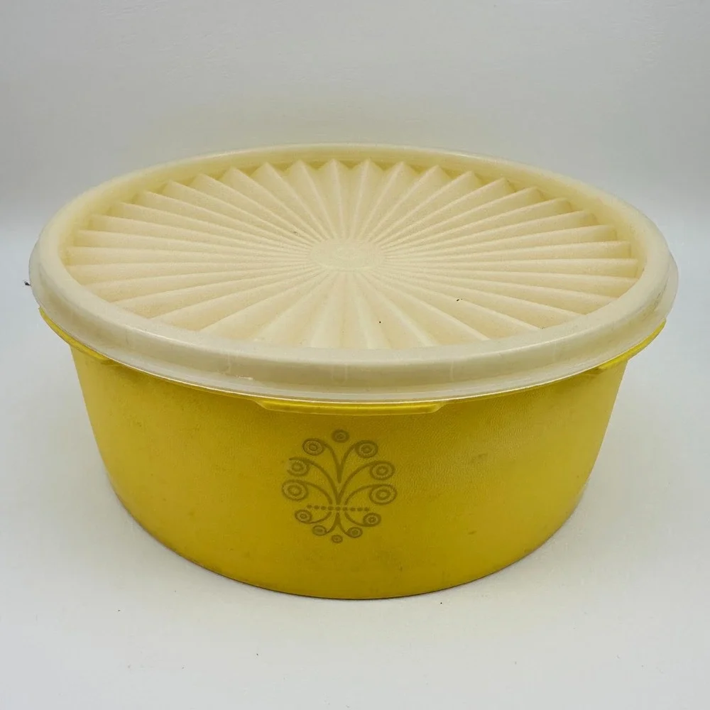 Tupperware Servalier Storage Containers Orange Yellow Set of 2 w/Clear Lids 1204